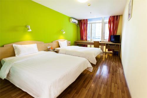 Чжэнчжоу: 7Days Inn Zhengzhou Renmin Road Subway Station Da Shanghai City