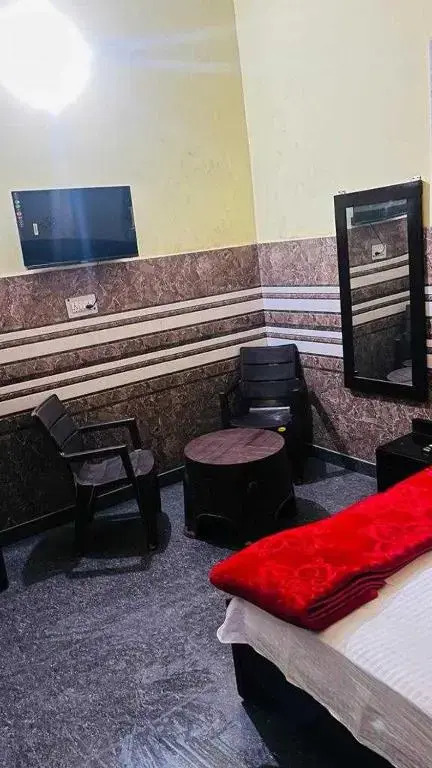 Мератх: OYO 80603H Hotel Aryavart