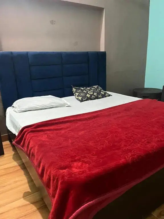 Мератх: OYO 80603H Hotel Aryavart