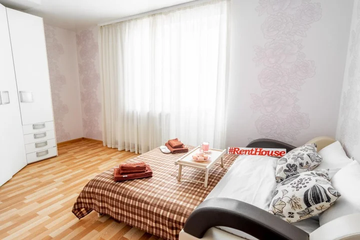 Нижний Новгород: RentHouse (РентХаус) на Волжской набережной