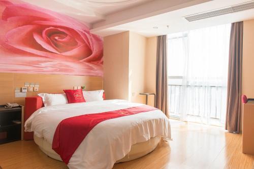 Neijiang: Thank Inn Plus Hotel Sichuan Neijiang Hongxing Red Star Macalline