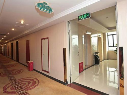 Хойчжоу: Vienna International Hotel Huizhou Daya Bay Century City