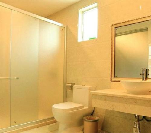 Хойчжоу: Vienna International Hotel Huizhou Daya Bay Century City