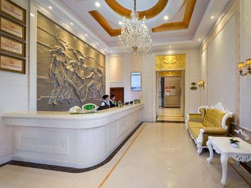 Хойчжоу: Vienna International Hotel Huizhou Daya Bay Century City