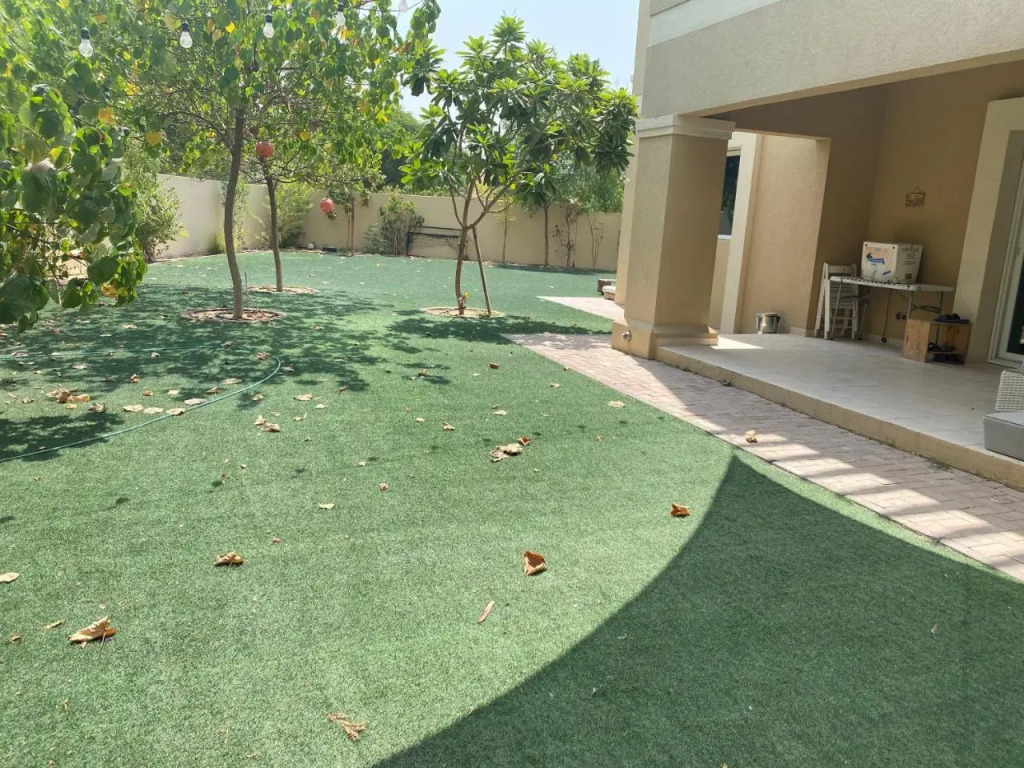 Дубай: Spacious 4-bedroom villa, children friendly