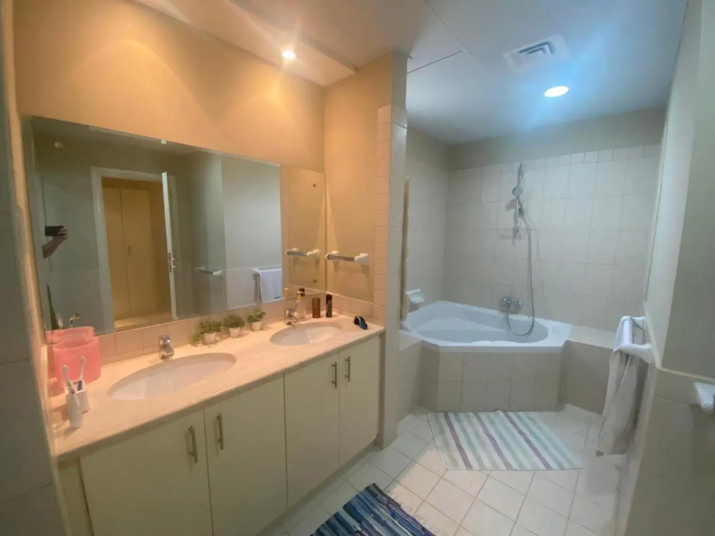 Дубай: Spacious 4-bedroom villa, children friendly