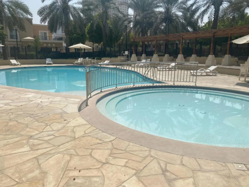 Дубай: Spacious 4-bedroom villa, children friendly