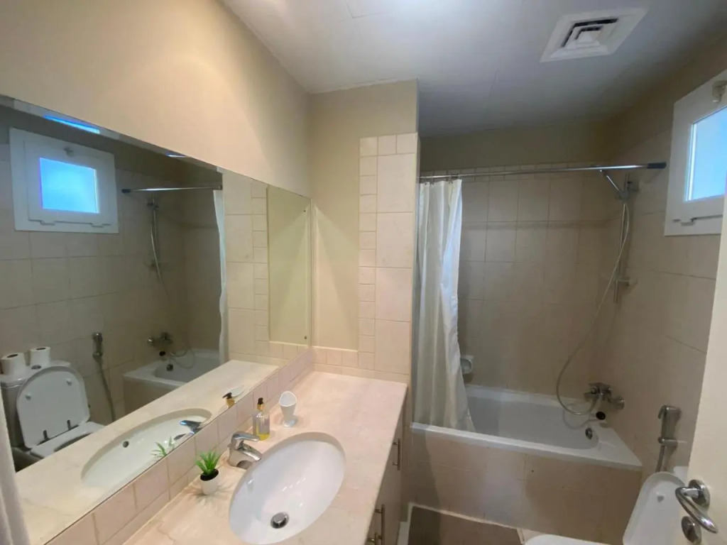 Дубай: Spacious 4-bedroom villa, children friendly