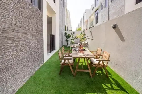 Дубай: Frank Porter - DAMAC Hills Veneto Villas