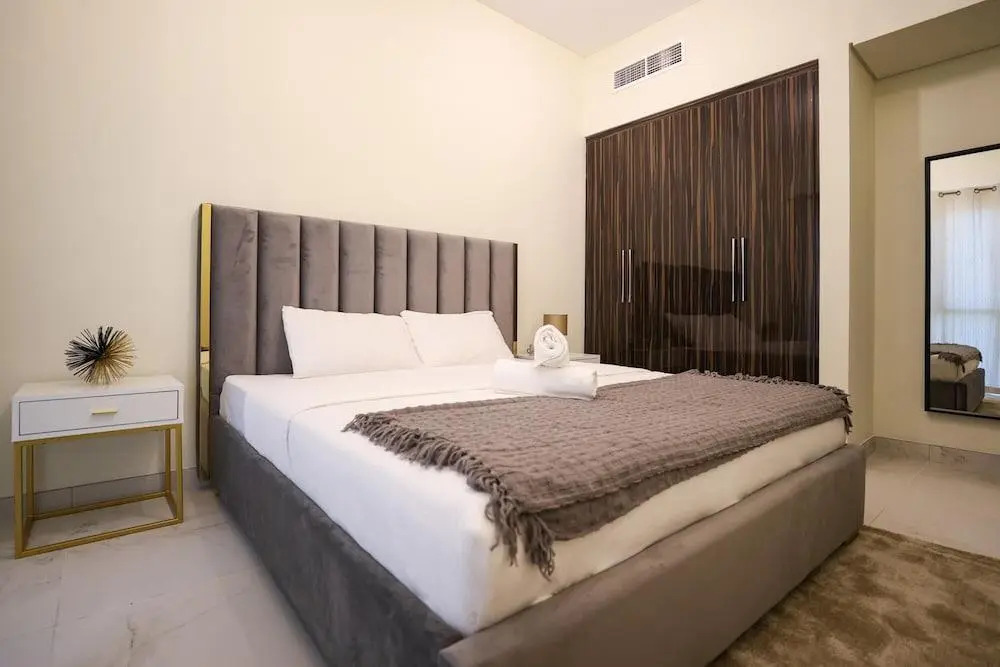 Дубай: Mira Holiday Homes - Cozy 1 Bedroom in Dubai South