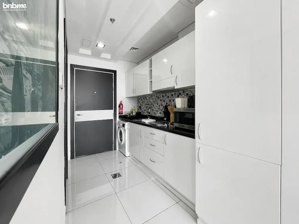 Дубай: Elegant Studio Golf Course View Bnbmehomes