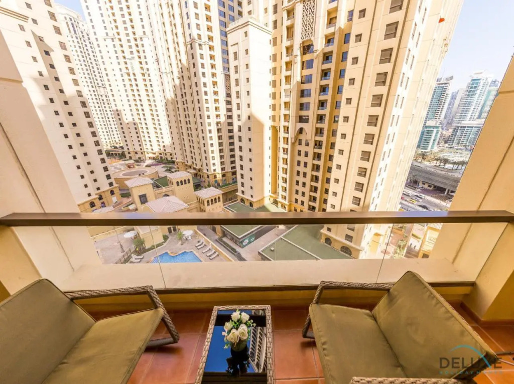 Pool Views Studio Minutes Away To Jbr Beach, Rimal 3 by Deluxe Holiday Homes — фото 2