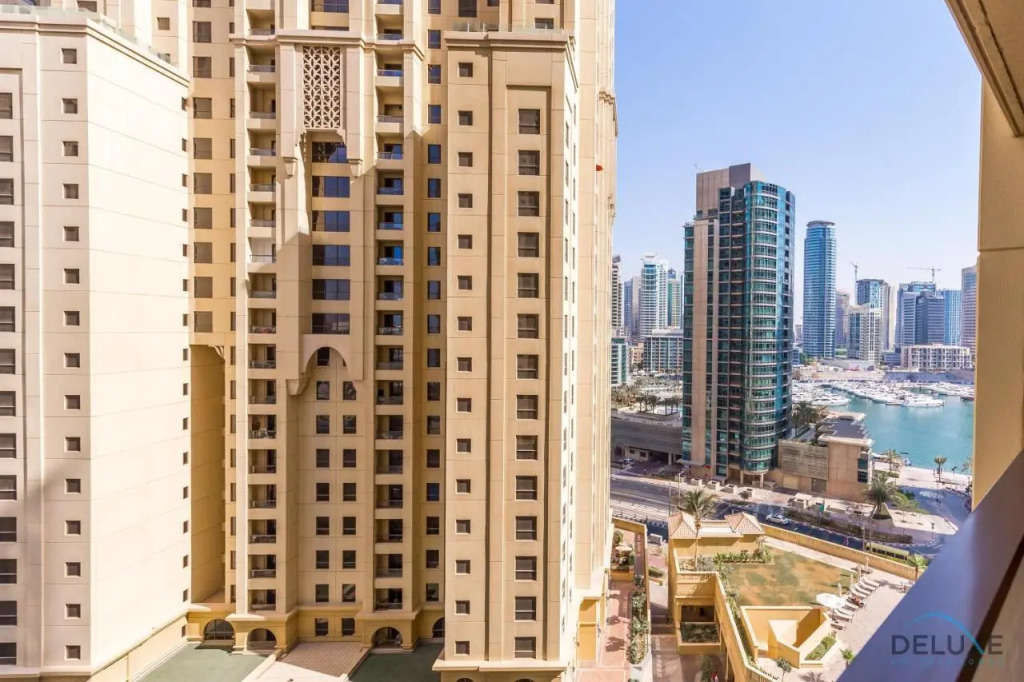 Дубай: Pool Views Studio Minutes Away To Jbr Beach, Rimal 3 by Deluxe Holiday Homes