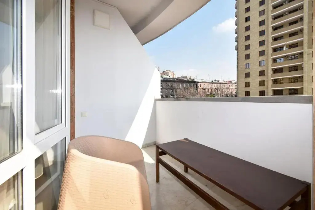 Ереван: Panorama hotel on Baghramyan avenue