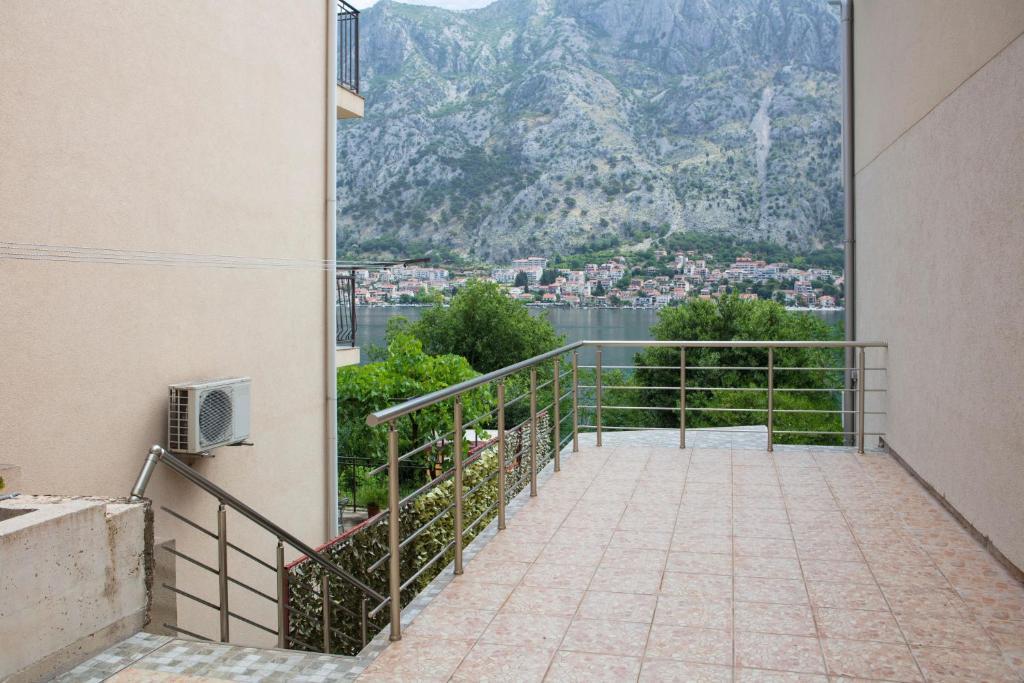 Доброта: Fortress View apartment II