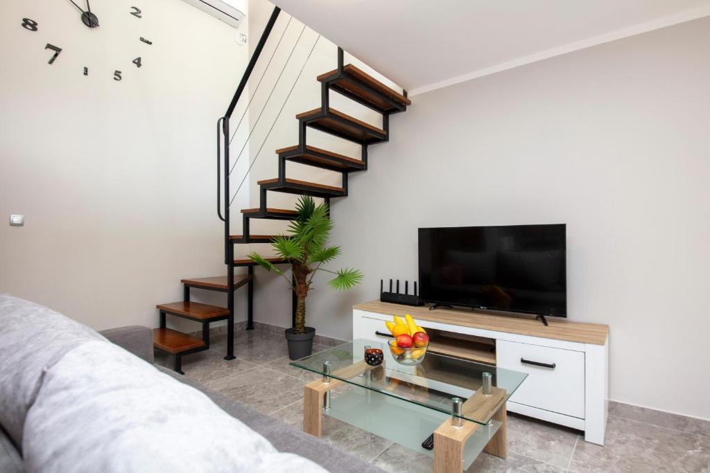 Доброта: Fortress View apartment II