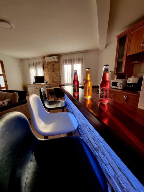 Бар: Apartment Tomanovic