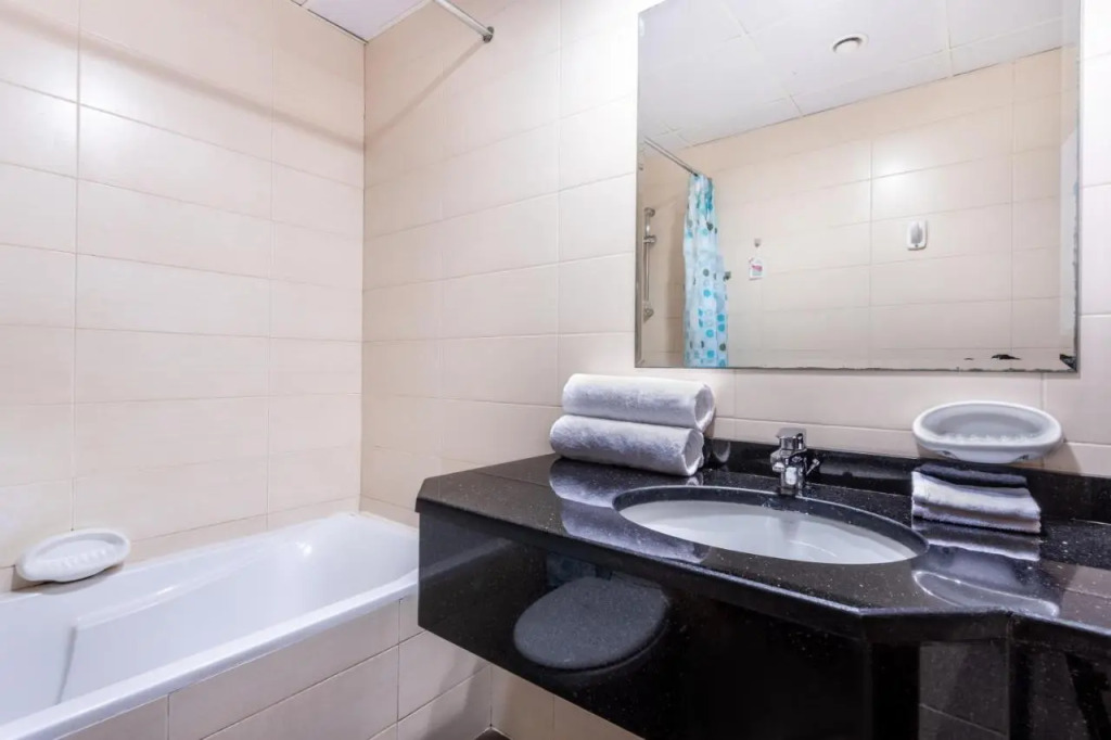 Дубай: Live Spacious 3br Apartment All En Suite & Balcony