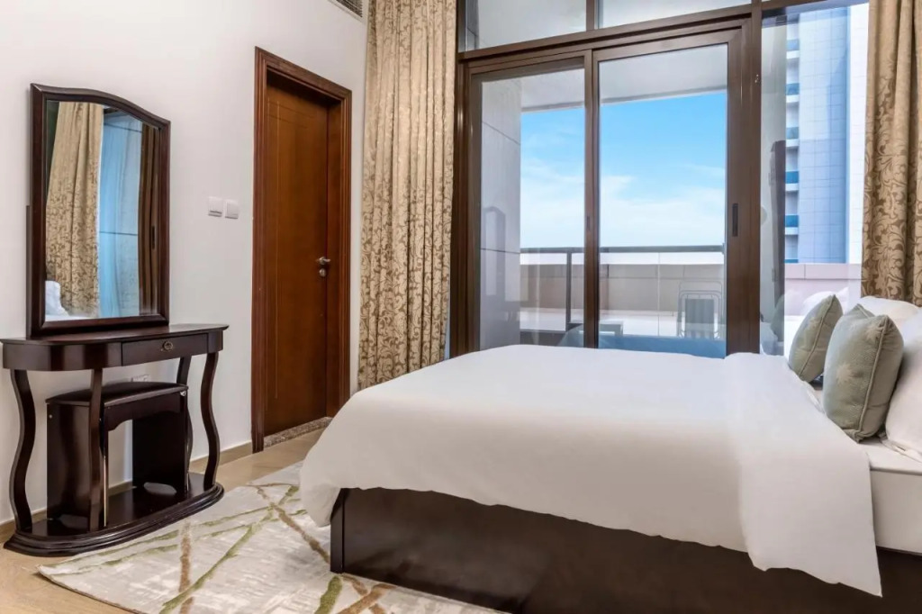 Дубай: Live Spacious 3br Apartment All En Suite & Balcony