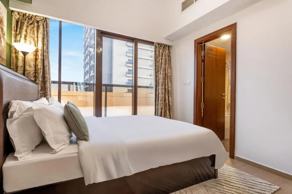 Дубай: Live Spacious 3br Apartment All En Suite & Balcony