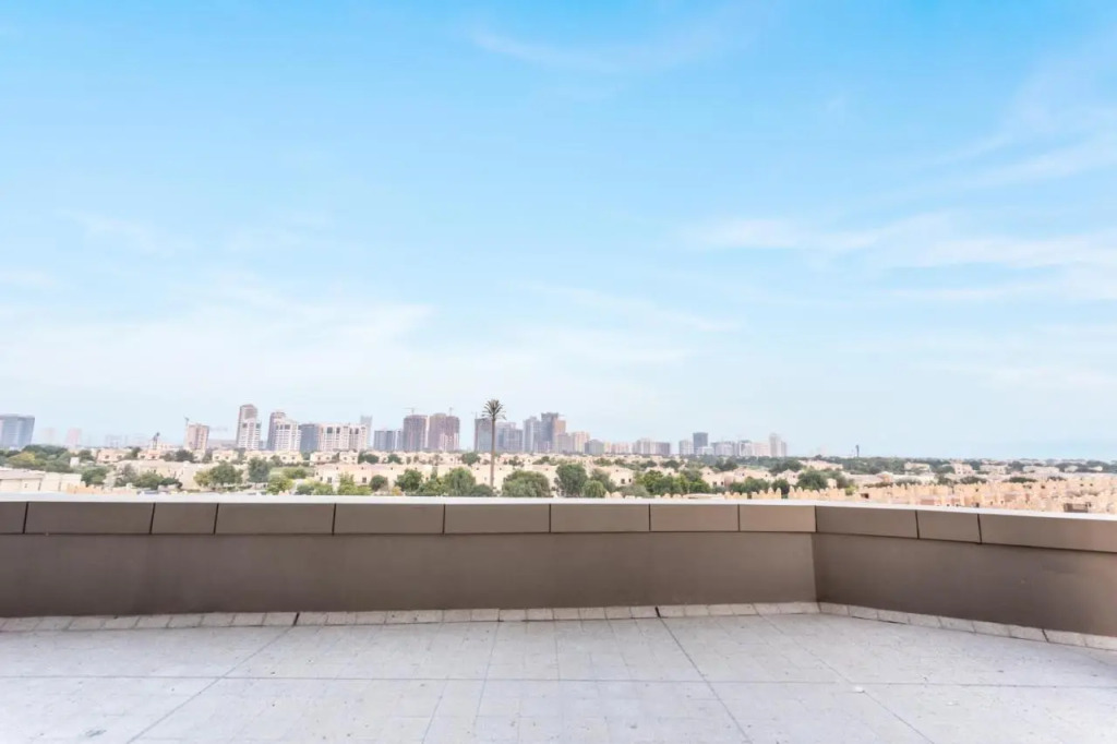 Дубай: Live Spacious 3br Apartment All En Suite & Balcony