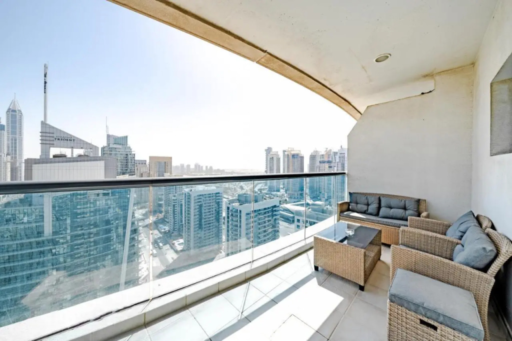 Дубай: Spacious 3br with 180˚ Dubai Marina Views