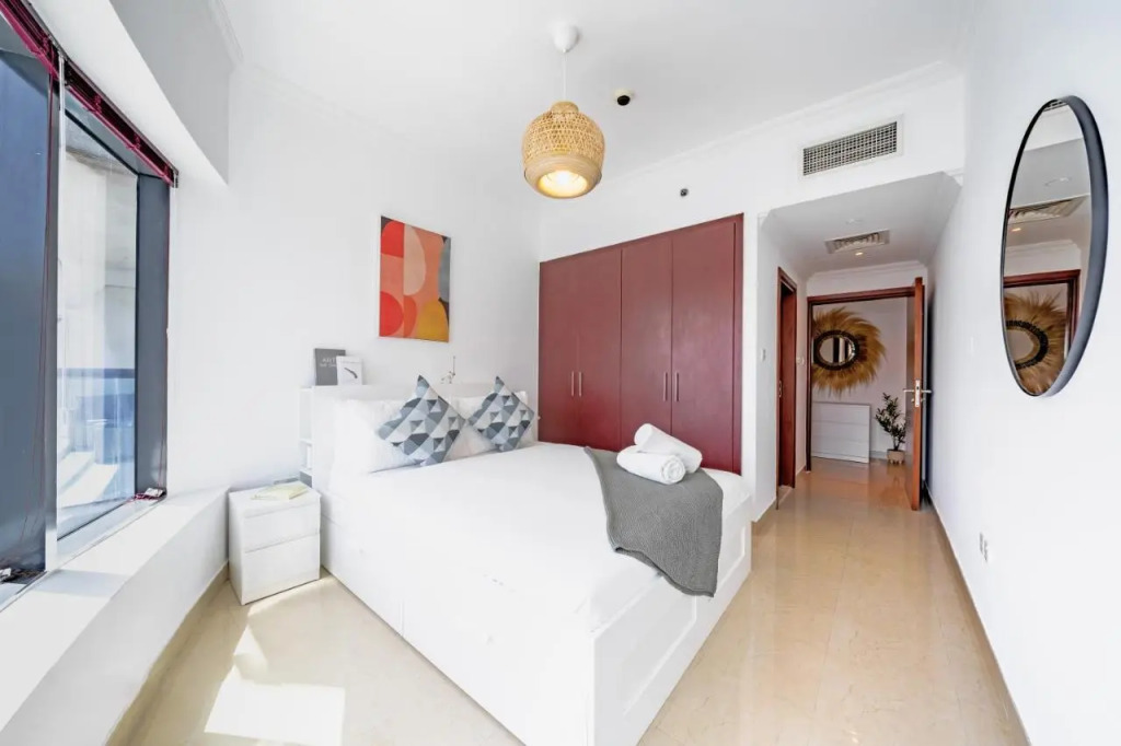 Дубай: Spacious 3br with 180˚ Dubai Marina Views