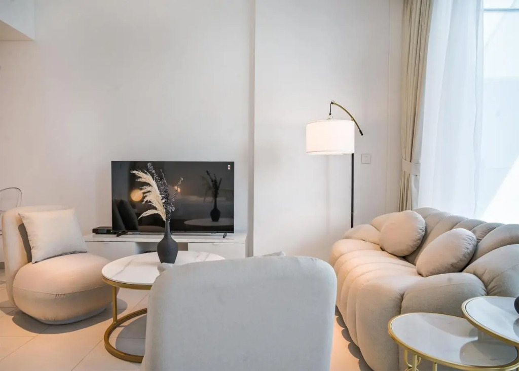 Дубай: Stylish Studio W Dubai Canal Vw in Business Bay