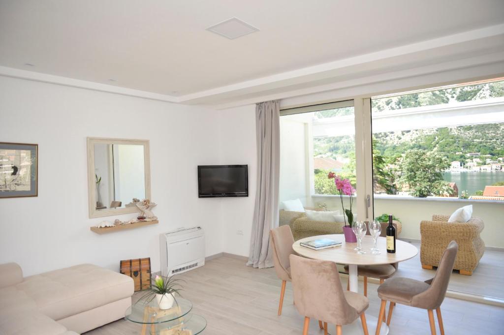 Доброта: P&I Apartments Jadranska 74,Dobrota