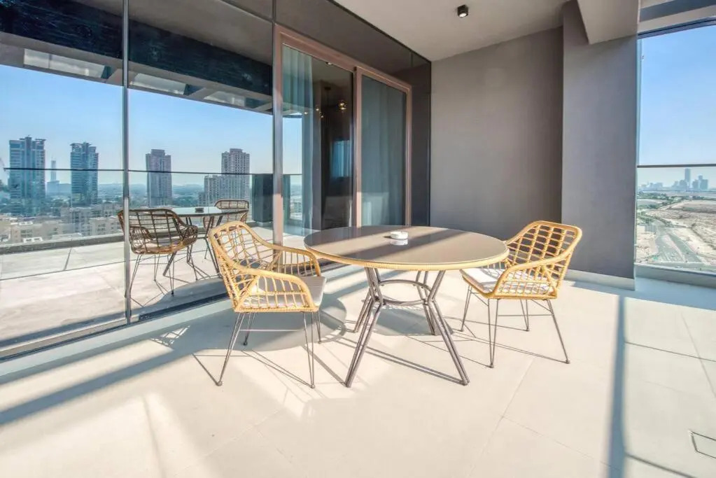 Дубай: New 2 Bed with Gym, Pool, Yoga And Private Terrace