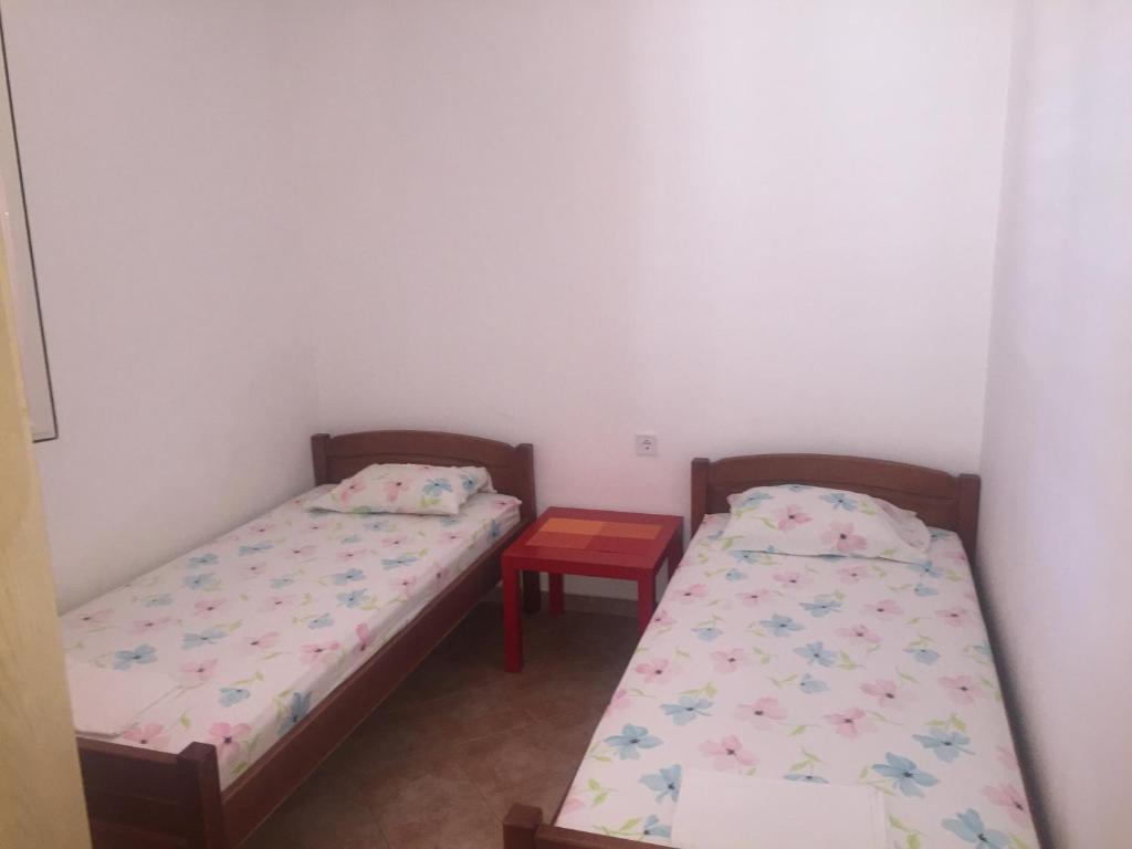 Сутоморе: Apartman Sutomore 8 osoba