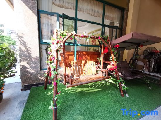 carousel image 5