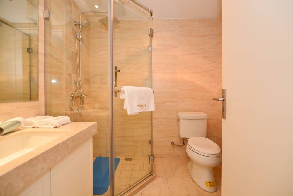 Циньхуандао: Qinhuangdao Tinghaiju Seaview Apartment