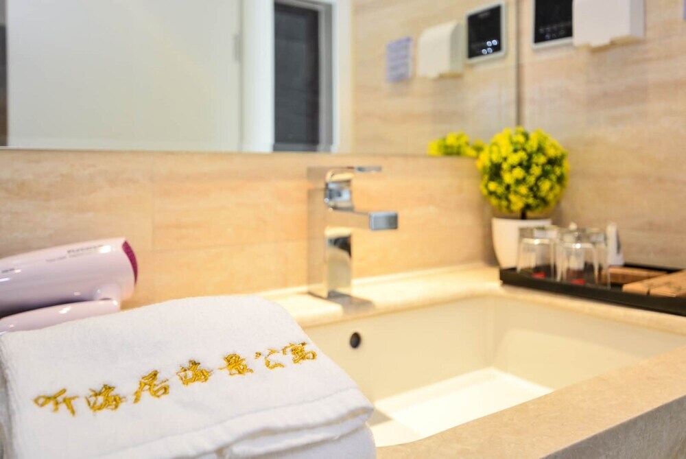 Циньхуандао: Qinhuangdao Tinghaiju Seaview Apartment
