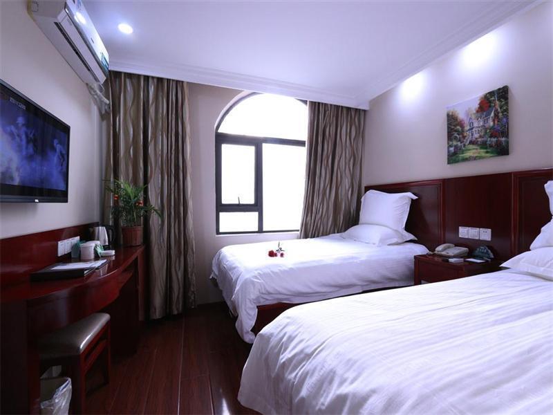Шанхай: Greentree Inn