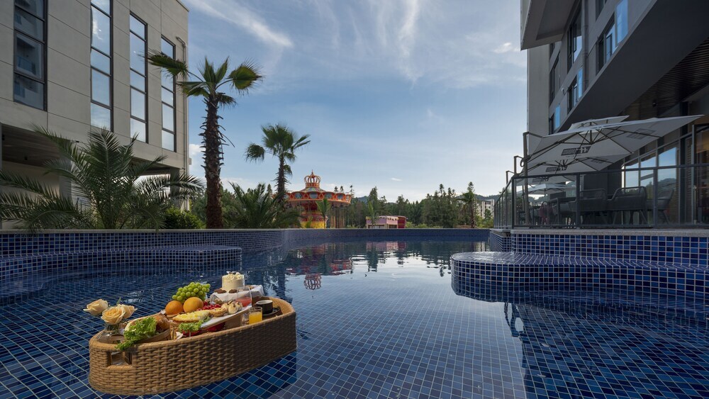 Holiday Inn Express Tengchong Hot Spring, An Ihg Hotel — фото 1