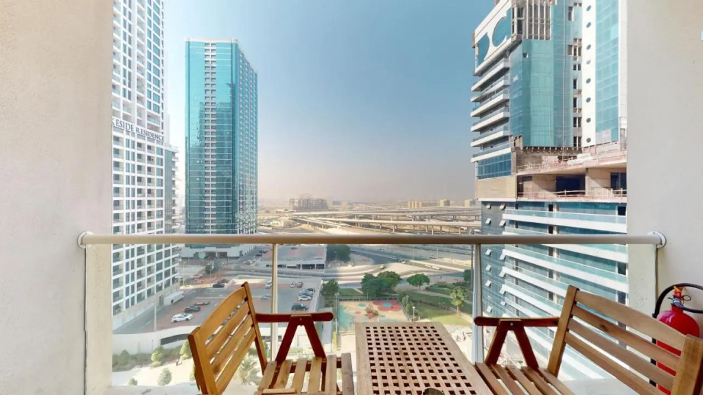Дубай: Lv13 - Elegant Studio in Lake View Tower
