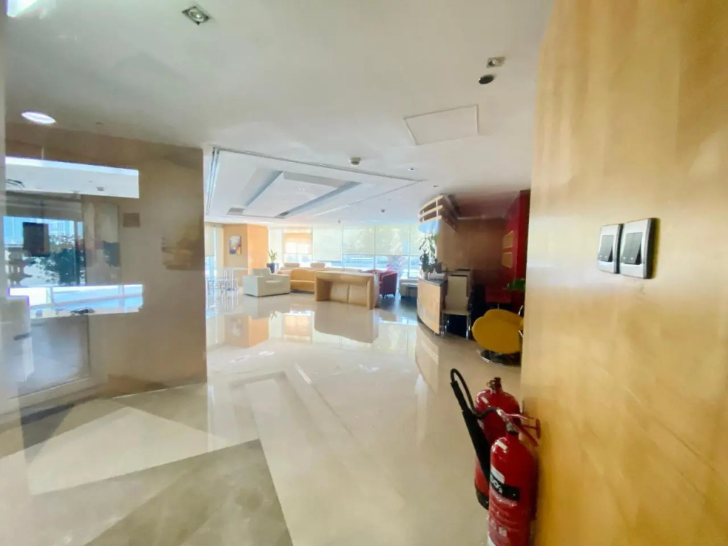 Дубай: Lv13 - Elegant Studio in Lake View Tower