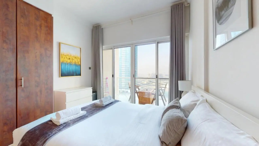 Дубай: Lv13 - Elegant Studio in Lake View Tower