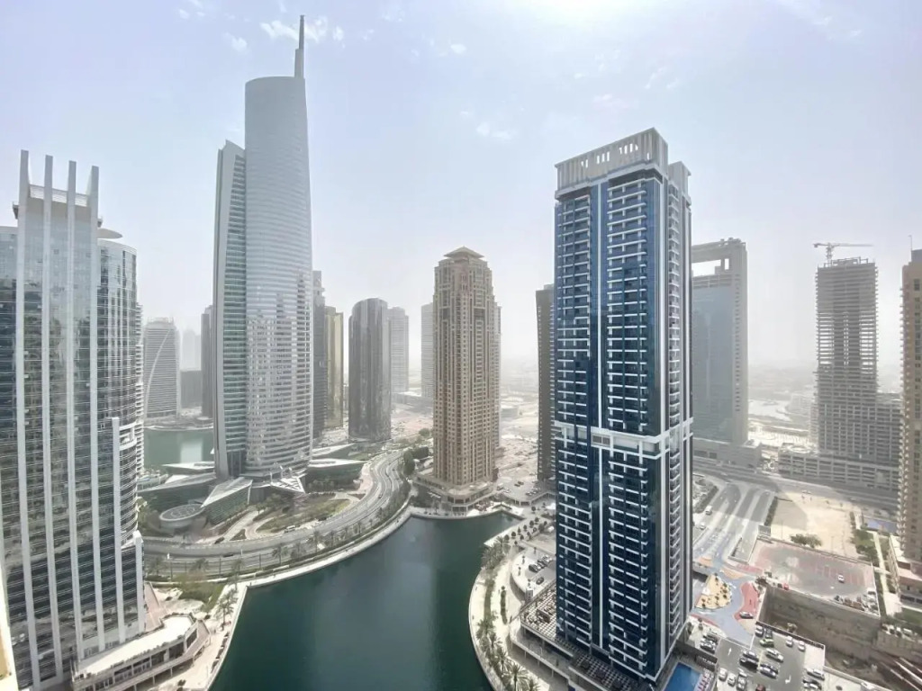 Дубай: Lv13 - Elegant Studio in Lake View Tower