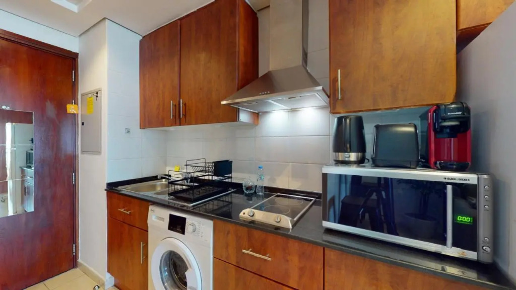 Дубай: Lv13 - Elegant Studio in Lake View Tower