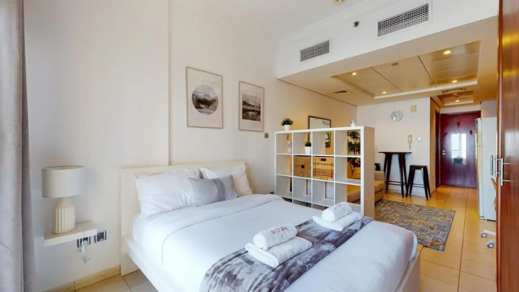 Дубай: Lv13 - Elegant Studio in Lake View Tower