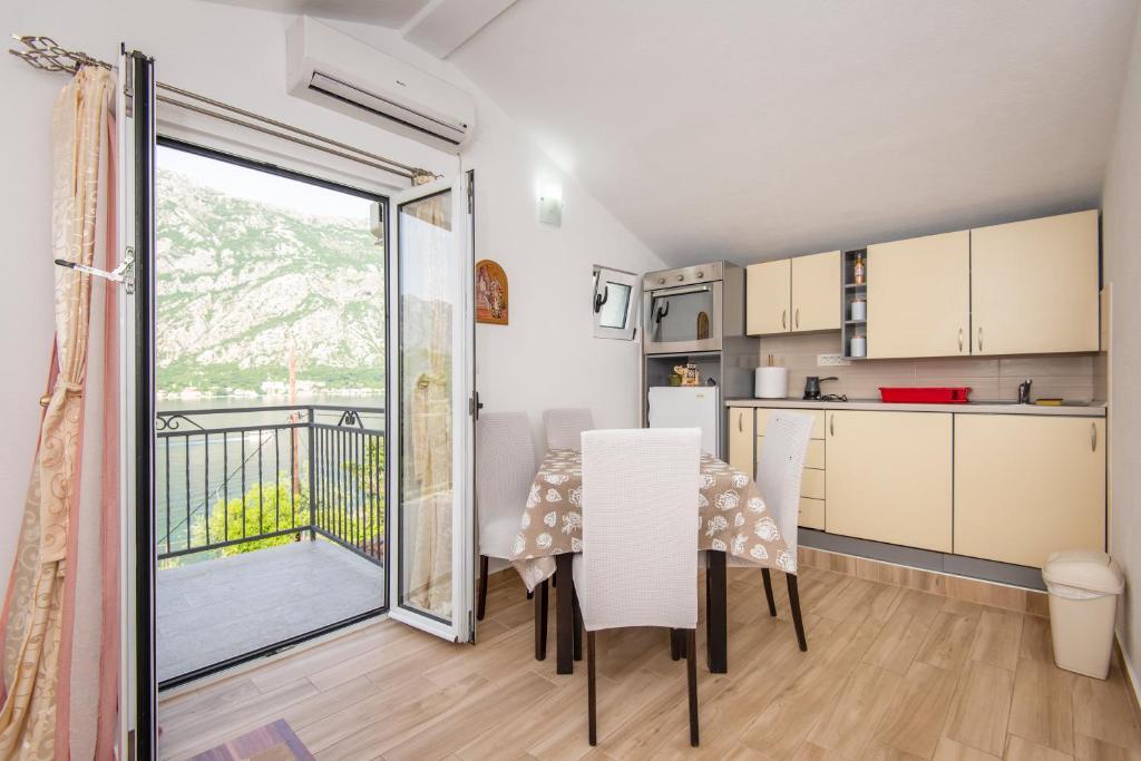 Доброта: Apartment Prcanj
