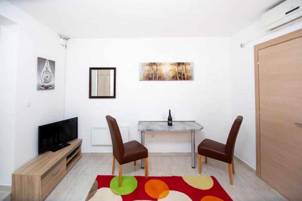 Доброта: Apartment with Shared Pool in Prčanj Montenegro
