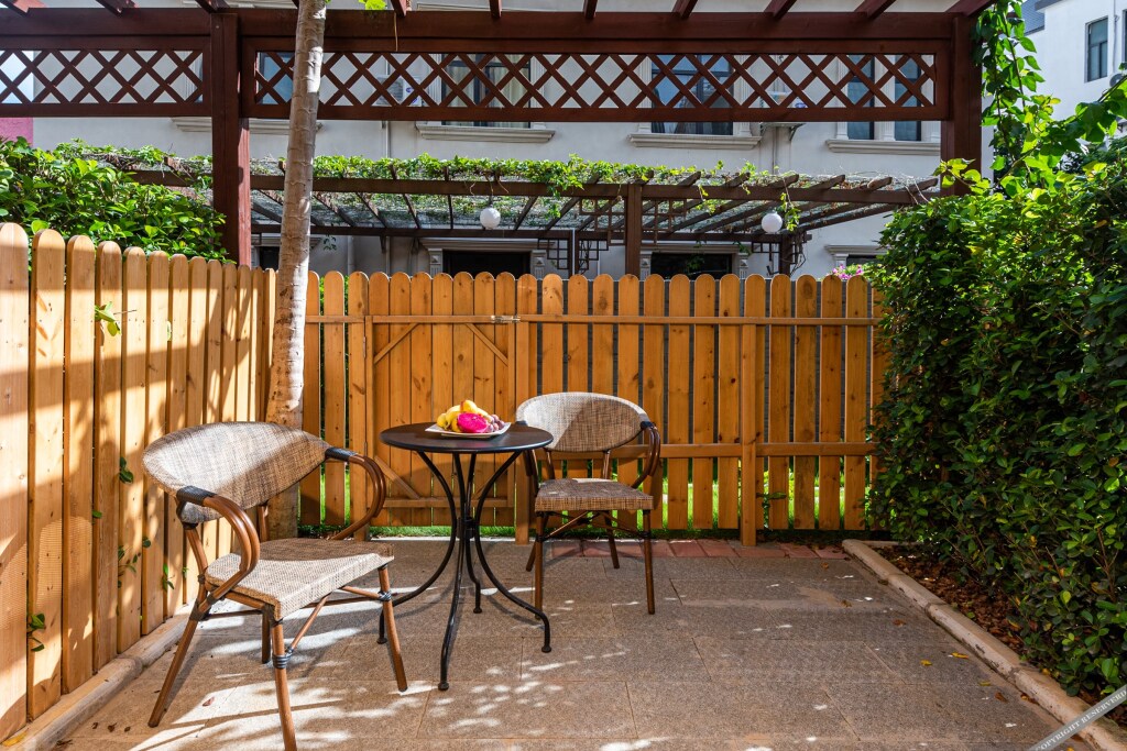 Бэйхай: Yintan Zeyinju Hotel