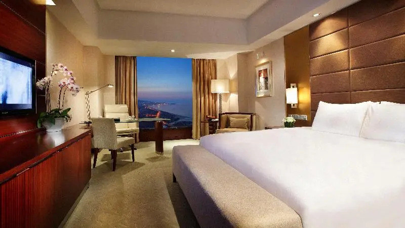 Яньтай: Crowne Plaza Yantai Sea View Yantai