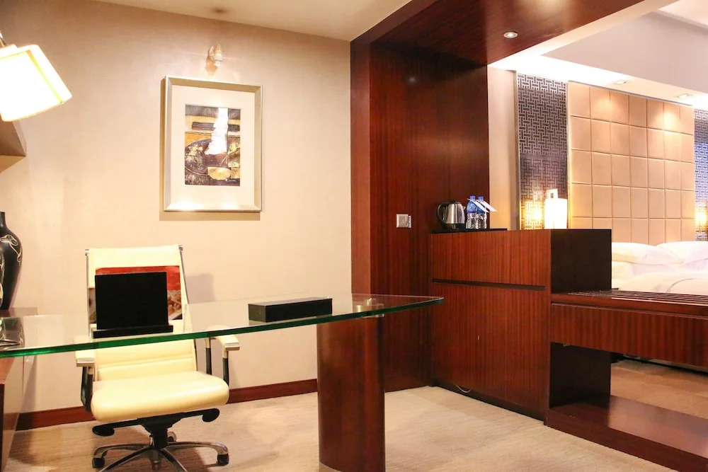 Яньтай: Crowne Plaza Yantai Sea View Yantai