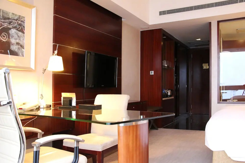 Яньтай: Crowne Plaza Yantai Sea View Yantai