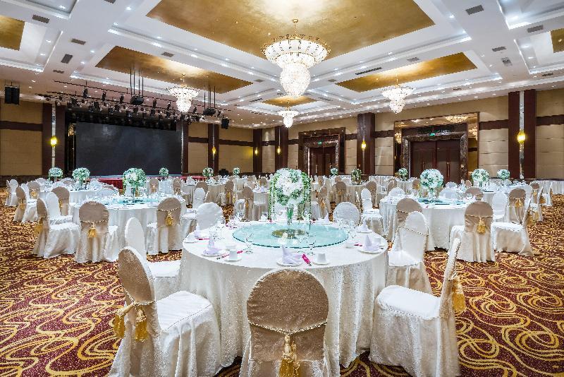 Яньтай: Crowne Plaza Yantai Sea View Yantai