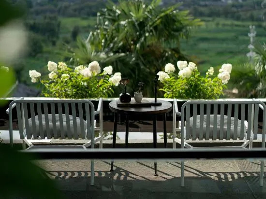 Баошань: Tengchong Yishan Banshe Hot Spring Landscape Inn